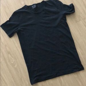 Men’s Zara black t shirt!